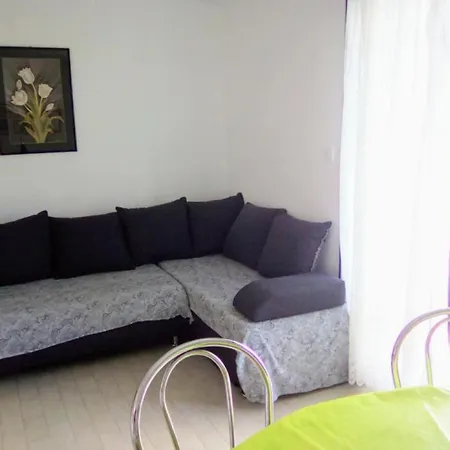 Branka Pag- One Bedroom Upper Apartment *