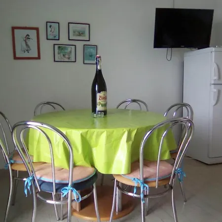 Apartment Branka Pag- One Bedroom Upper Pag Town